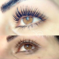 Femme yeux marrons